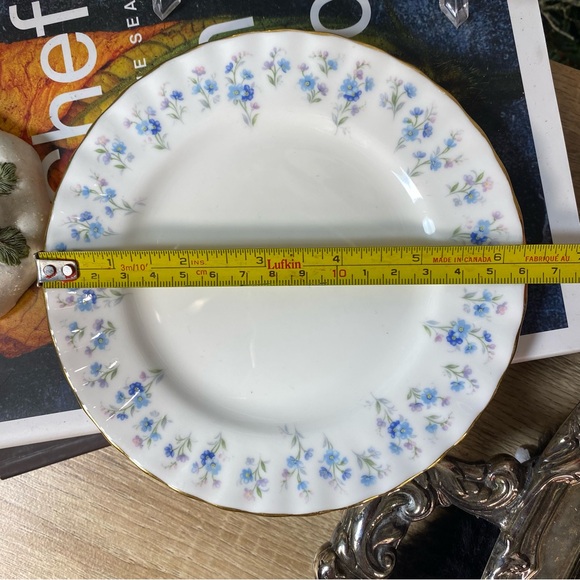 Two Royal Albert England Bone China Memory Lane bread plates 6.25” - Picture 4 of 4